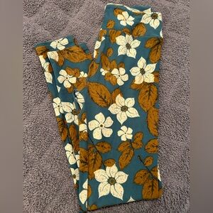 Gorgeous LLR leggings, buttery soft, size “OS”